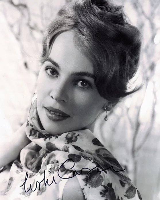 Leslie Caron autograph