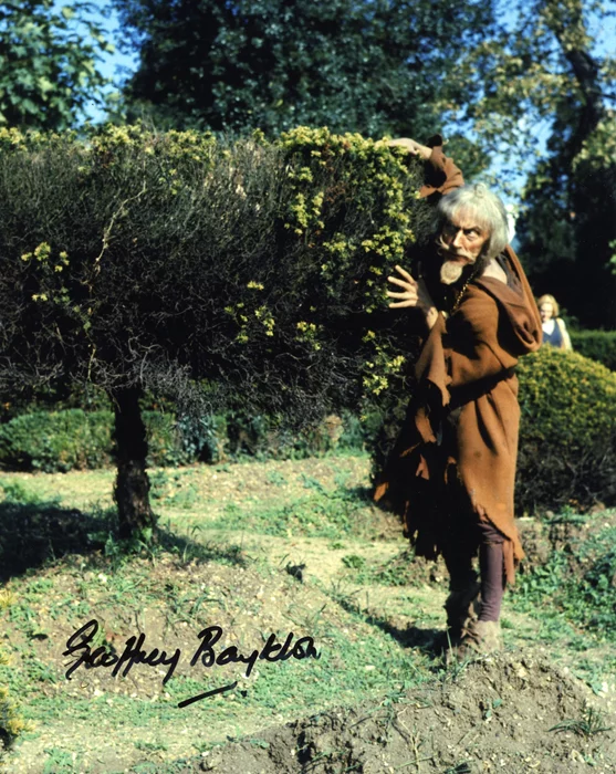 Geoffrey Bayldon autograph