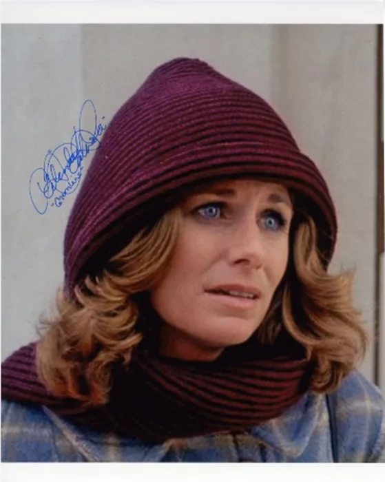 Belinda Balaski autograph