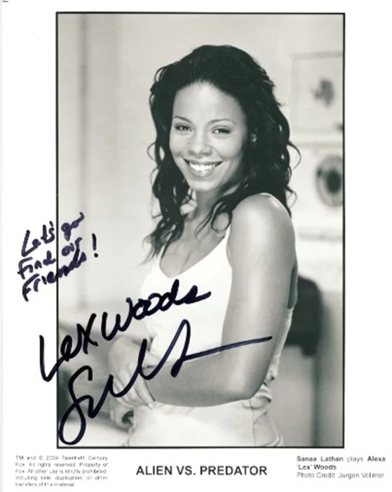 Sanaa Lathan autograph