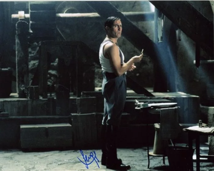 Sergi Lopez autograph
