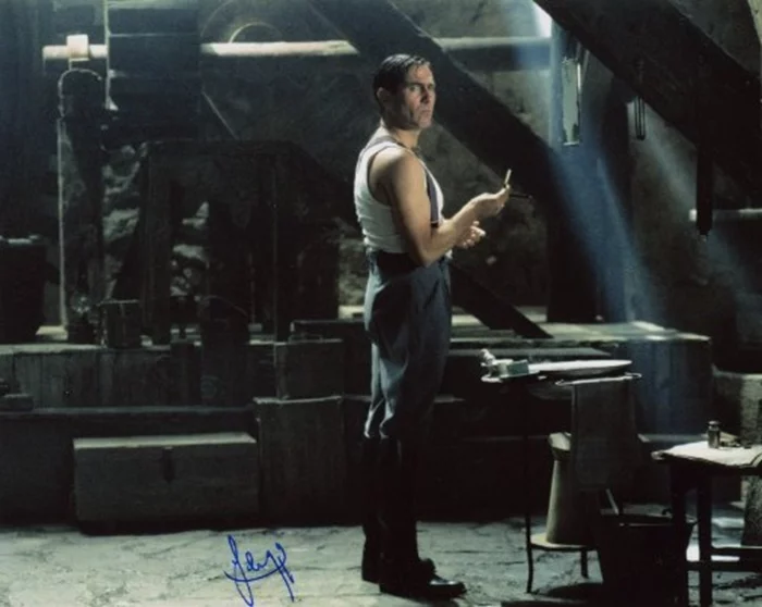 Sergi Lopez autograph