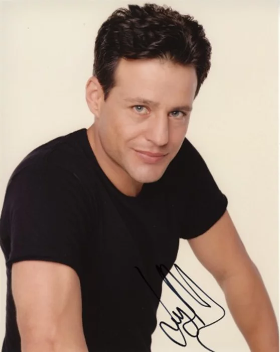Louis Mandylor autograph