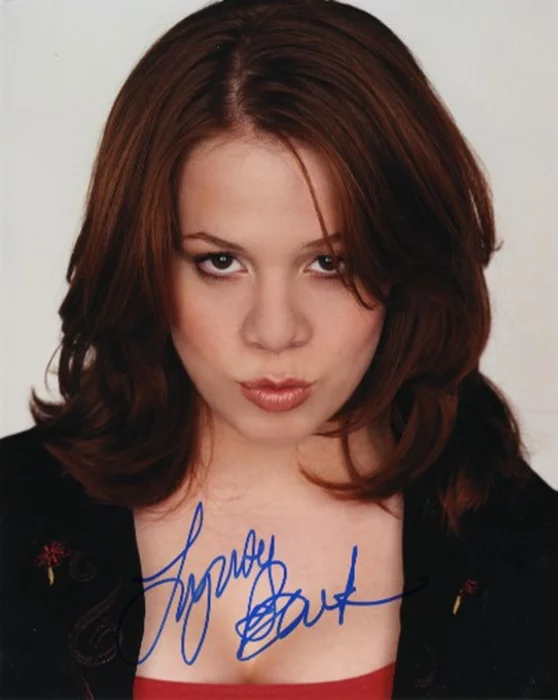 Lynsey Bartilson autograph