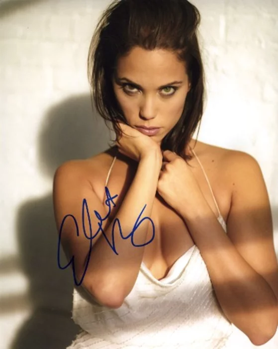 Elizabeth Berkley autograph