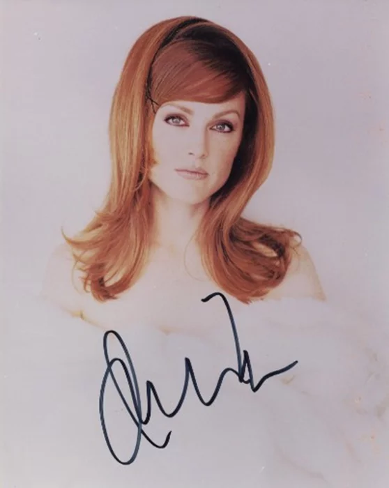Julianne Moore autograph