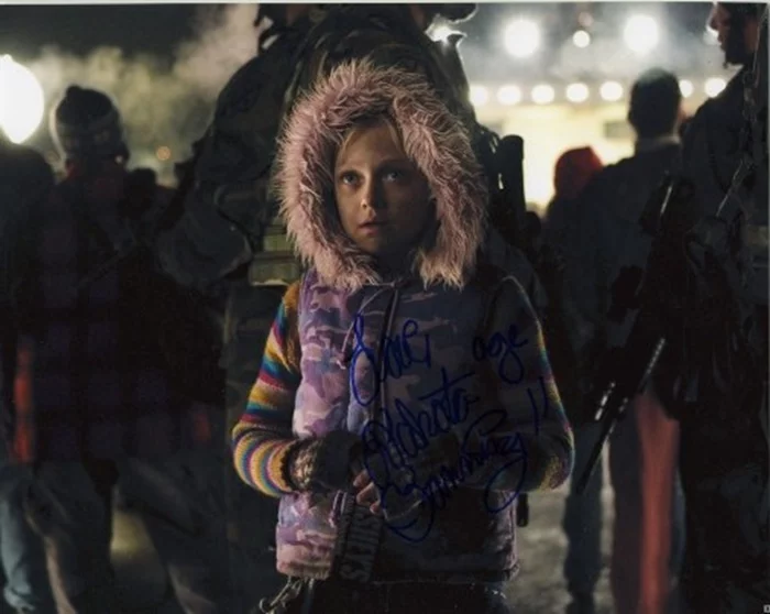 Dakota Fanning autograph