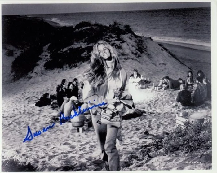 Susan Backlinie autograph