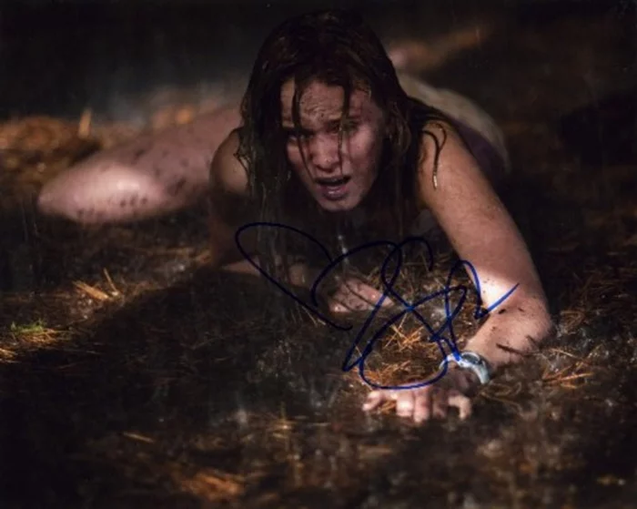 Sara Paxton autograph