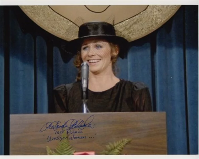 Belinda Balaski autograph
