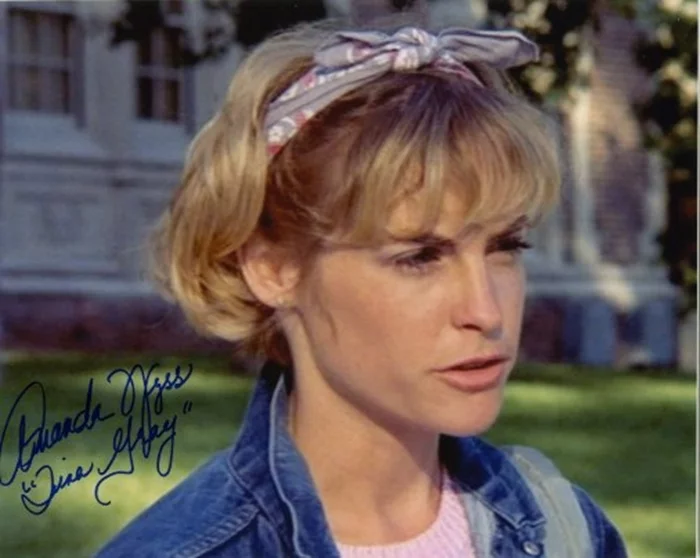 Amanda Wyss autograph