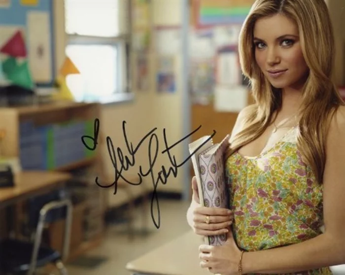 Amber Lancaster autograph