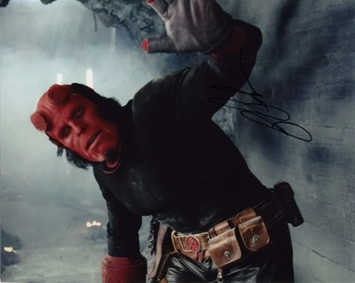 Ron Perlman autograph
