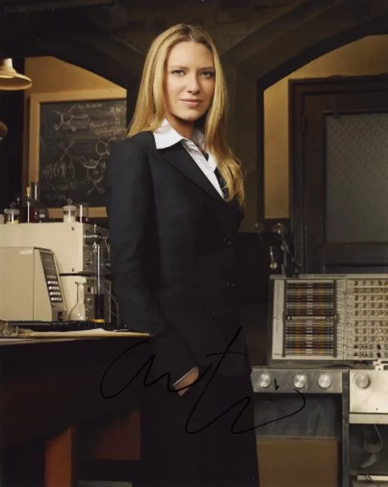 Anna Torv autograph