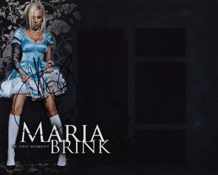 Maria Brink autograph