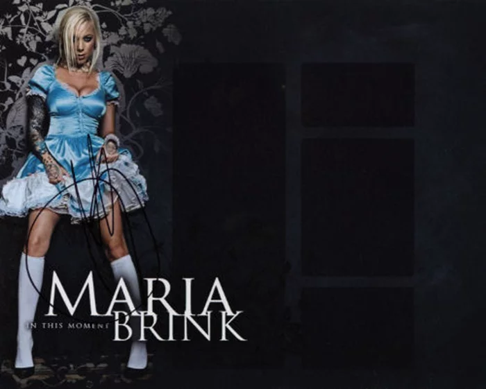 Maria Brink autograph