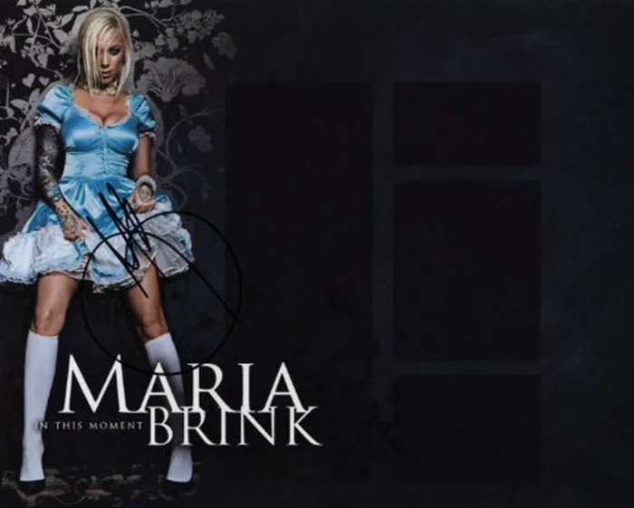 Maria Brink autograph