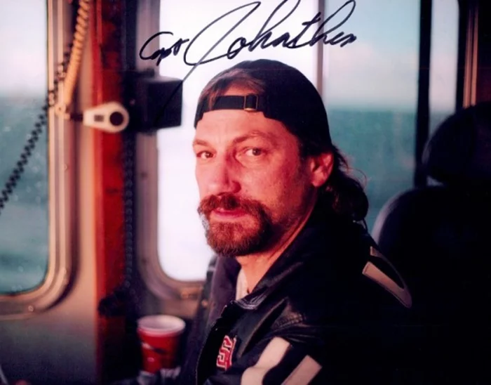 Jonathan  Hillstrand autograph