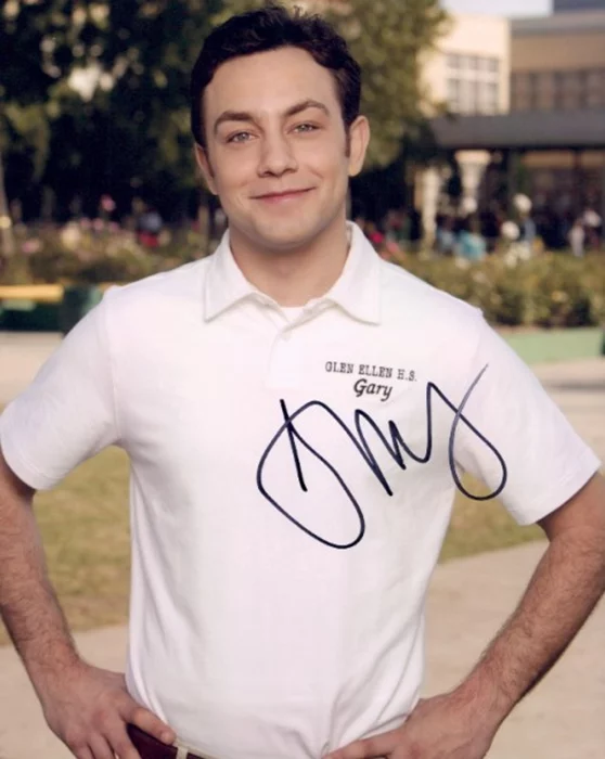 Jonathan Sadowski autograph