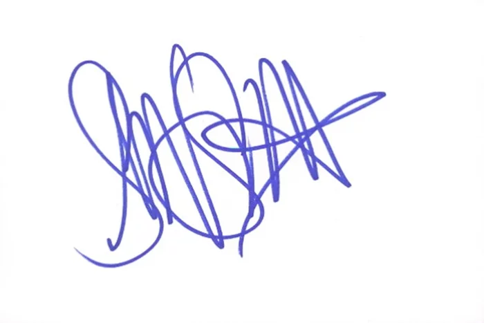 Shantel VanSanten autograph
