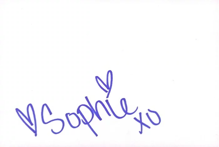 Sophie Turner autograph