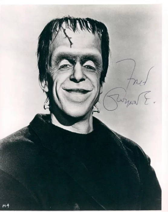 Fred Gwynne autograph