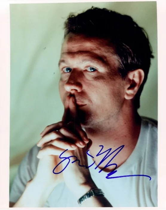 Gary Oldman autograph