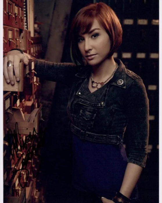 Allison Scagliotti autograph