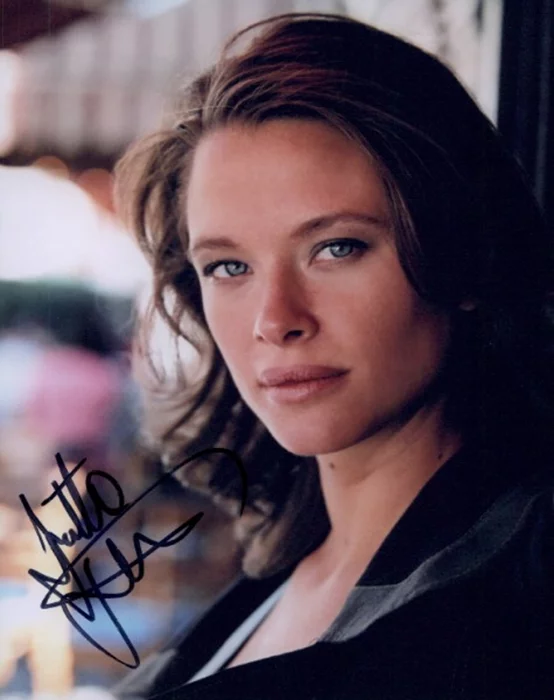 Scottie Thompson autograph