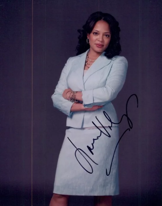 Lauren Velez autograph