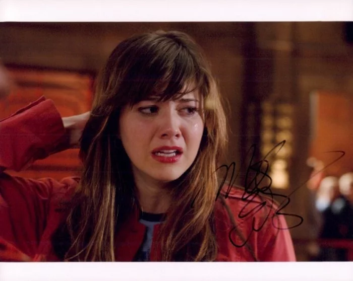 Mary Elizabeth Winstead autograph