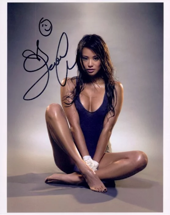 Jamie Chung autograph