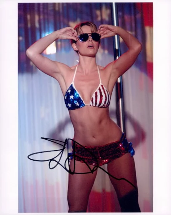 Erica Durance autograph