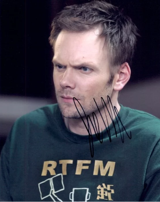 Joel McHale autograph