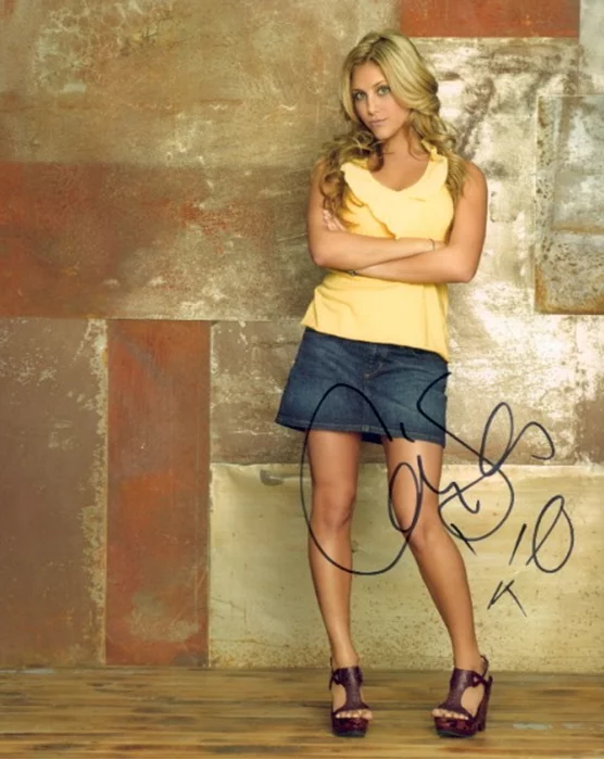 Cassie Scerbo autograph