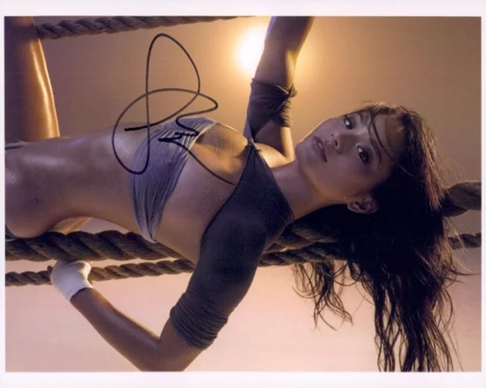 Jamie Chung autograph