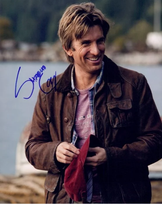 Sharlto Copley autograph