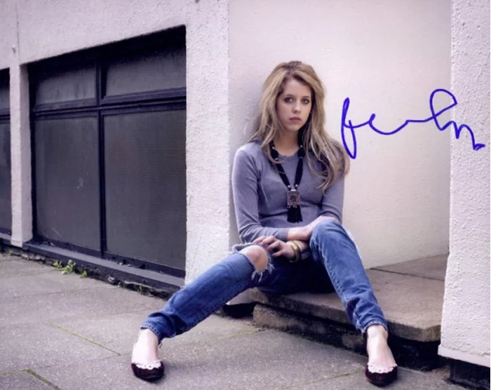 Peaches Geldof autograph