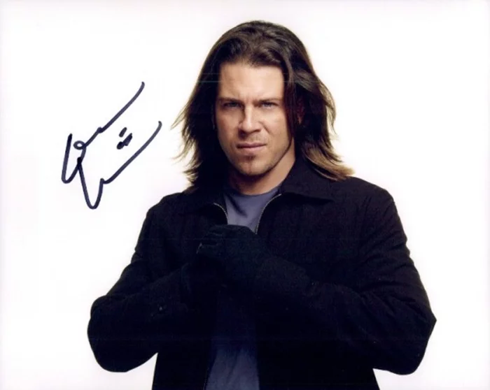 Christian Kane autograph