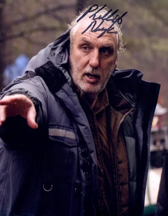 Phillip Noyce autograph