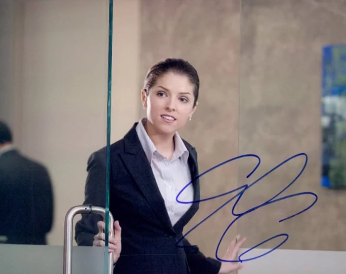Anna Kendrick autograph