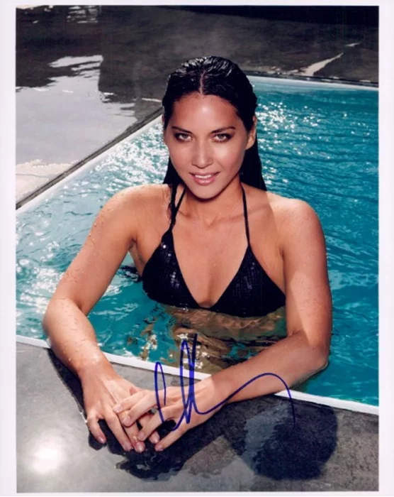 Olivia Munn autograph