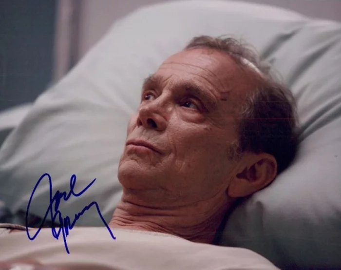 Joel Grey autograph