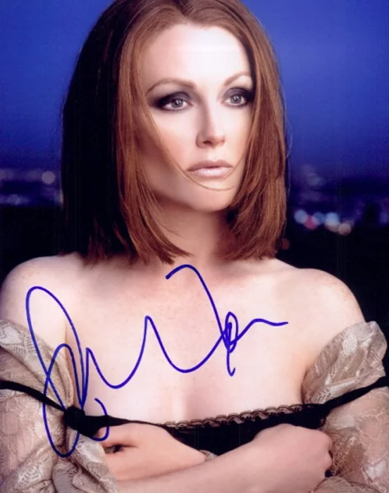 Julianne Moore autograph