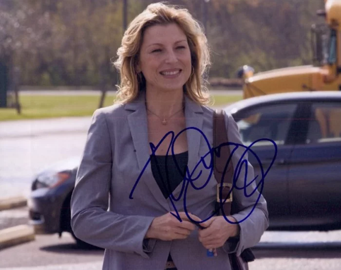 Tatum O'Neal autograph