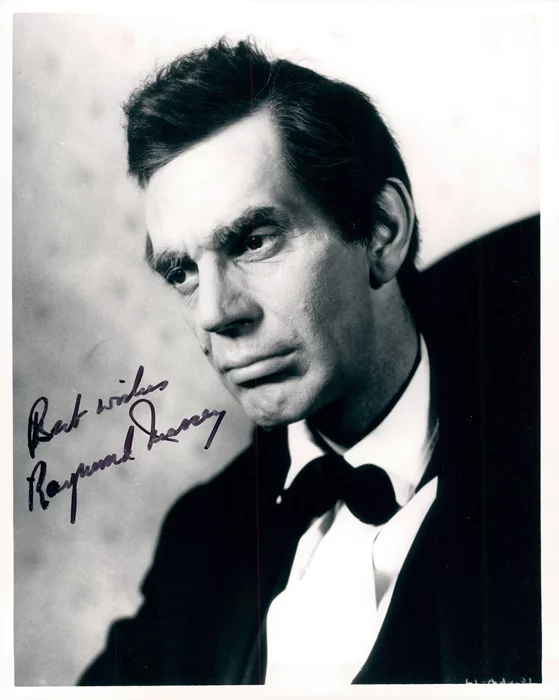 Raymond Massey autograph