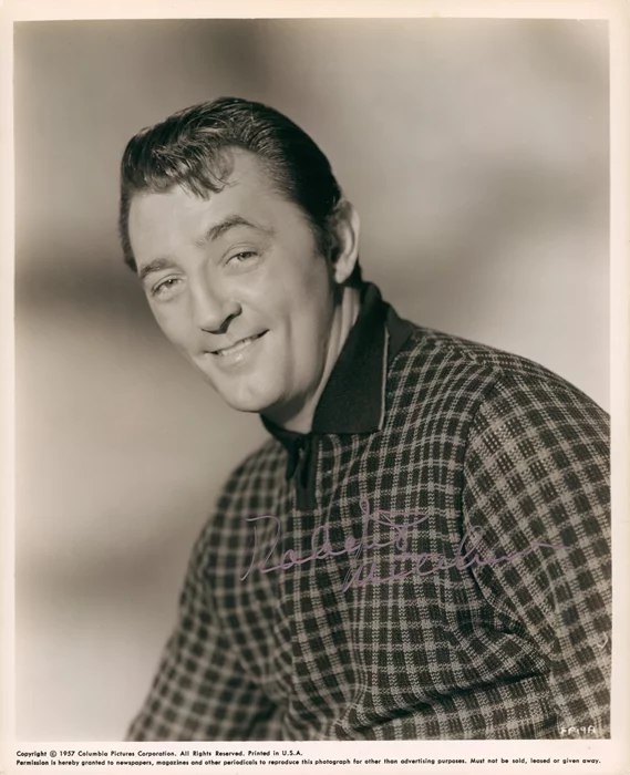 Robert Mitchum autograph