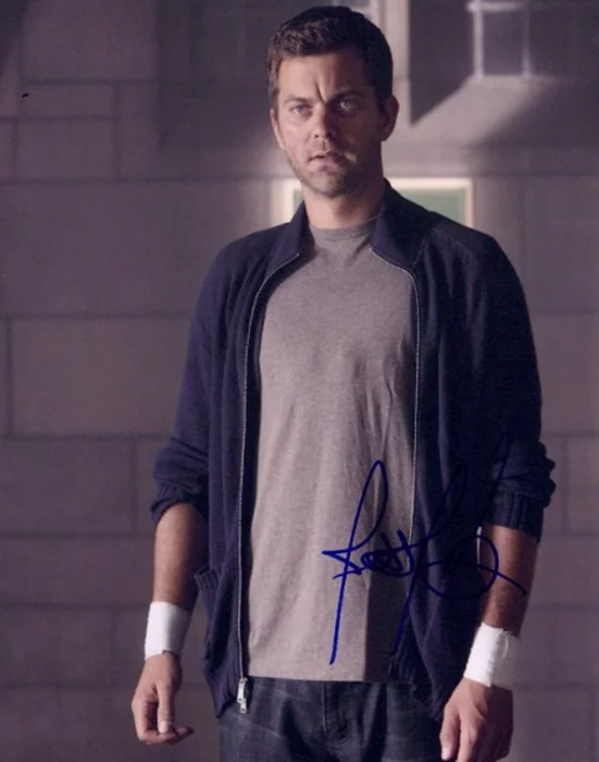 Joshua Jackson autograph