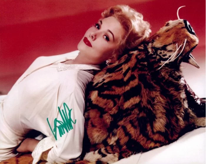 Kim Novak autograph