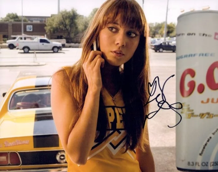 Mary Elizabeth Winstead autograph